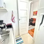 Riosouth - Apto Com Vista Mar Frontal Charmoso E Privativo A 1 Quadra Da Praia De Copacabana